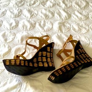 ☀️NWOT Wedge Sandal